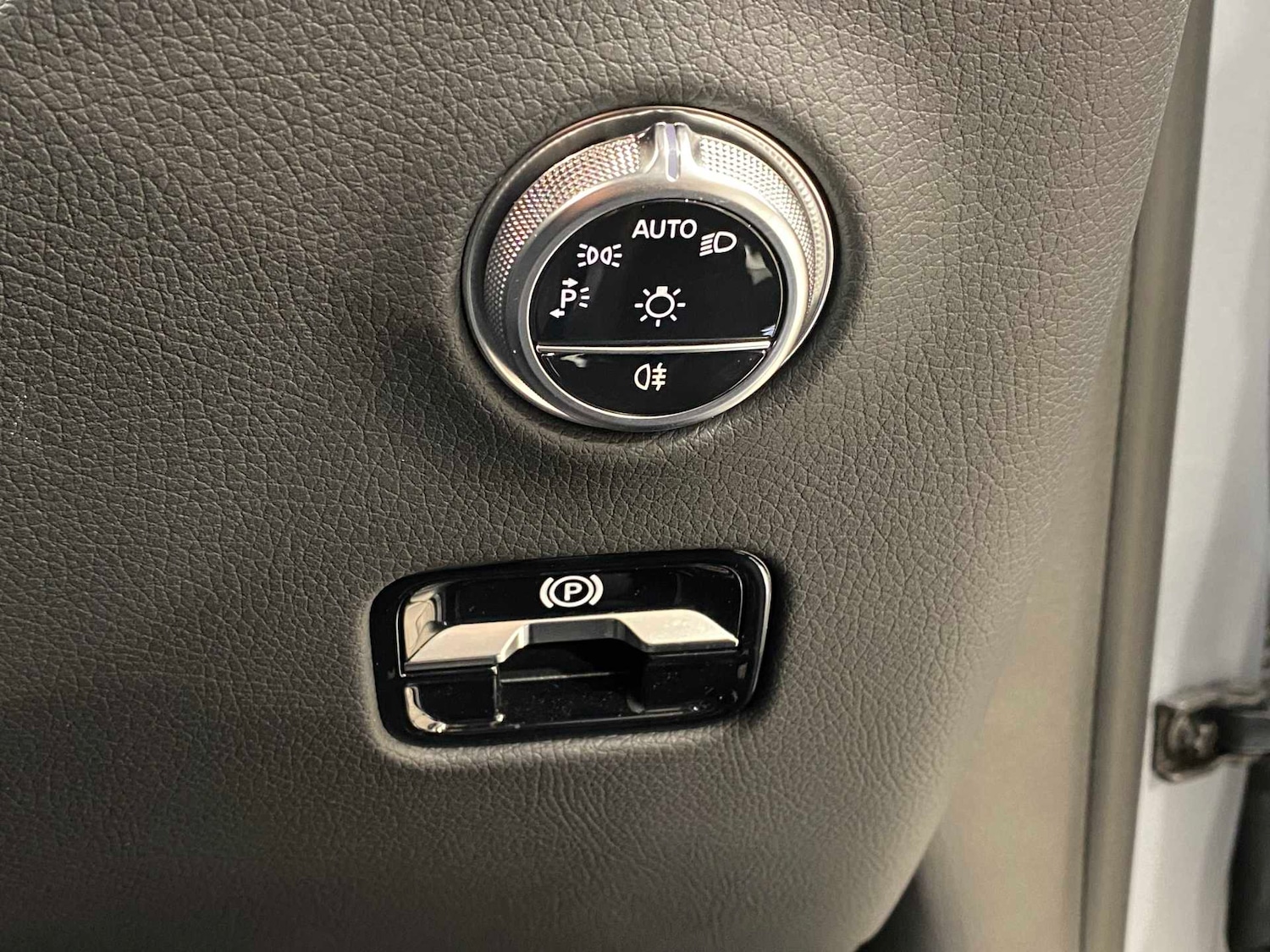 Used Mercedes-Benz GLC 2023 for sale - 77068642: Photo 24