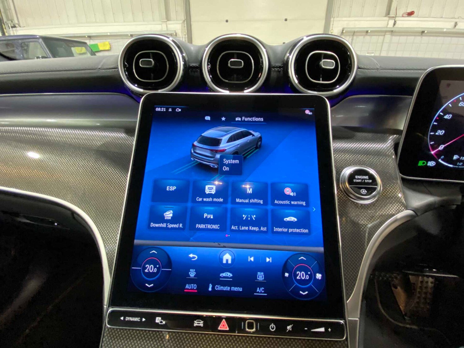 Used Mercedes-Benz GLC 2023 for sale - 77068642: Photo 32