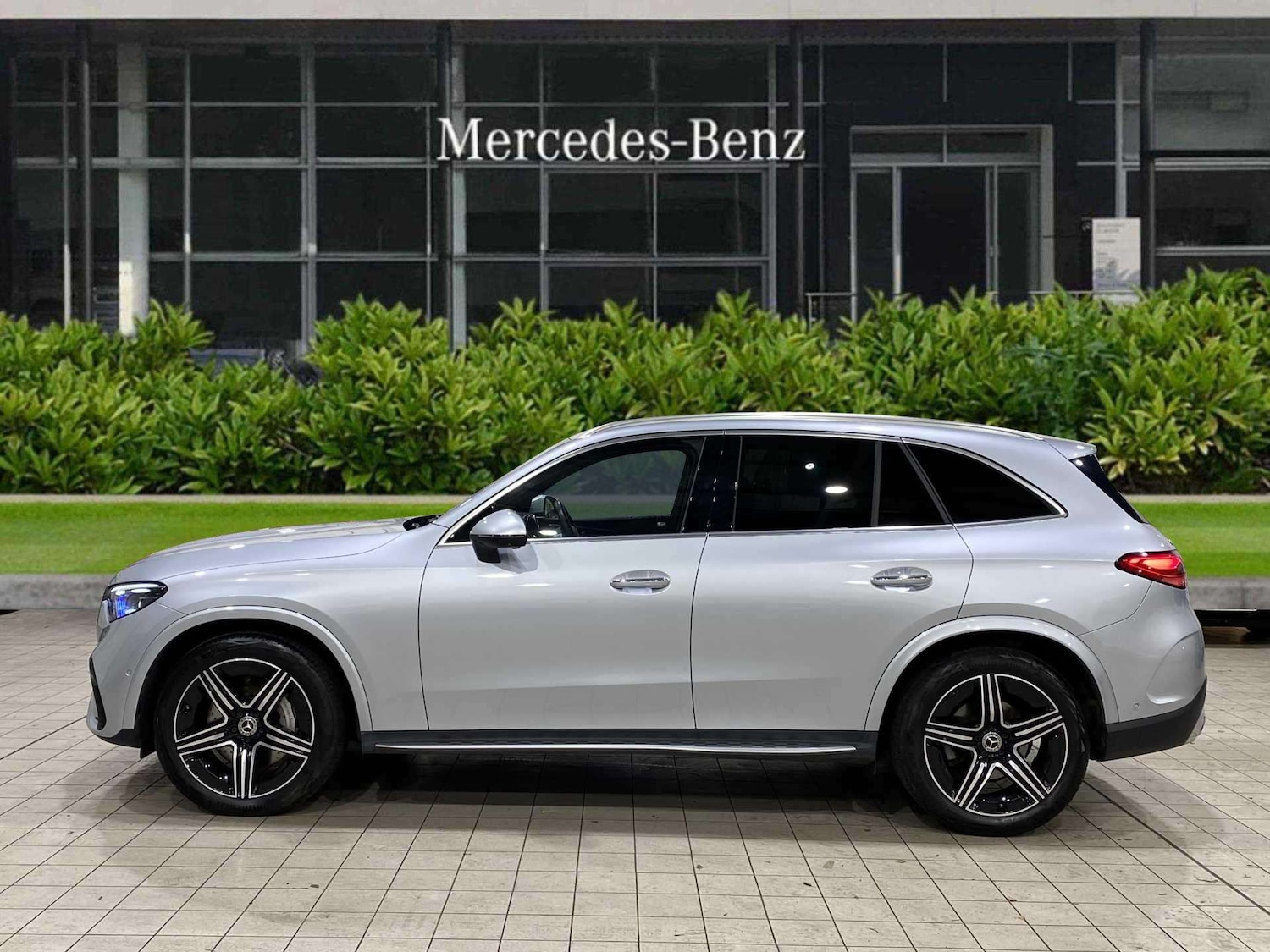 Used Mercedes-Benz GLC 2023 for sale - 77068642: Photo 4