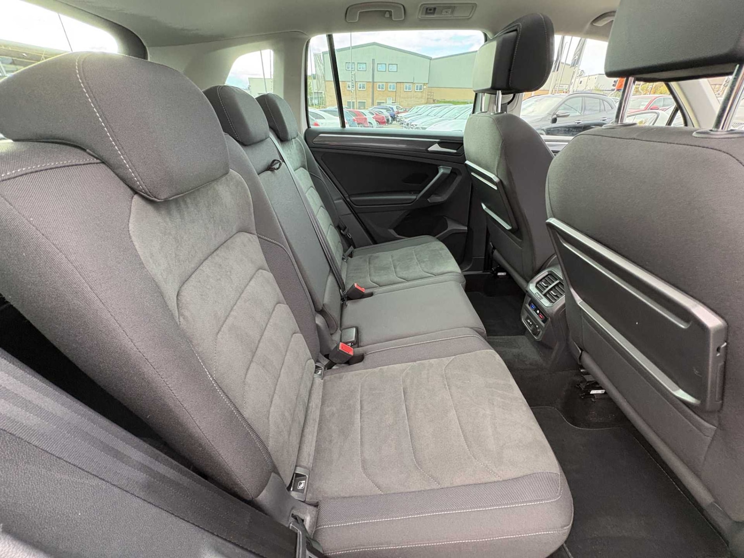 Used Volkswagen Tiguan 2021 for sale - 76339663: Photo 17