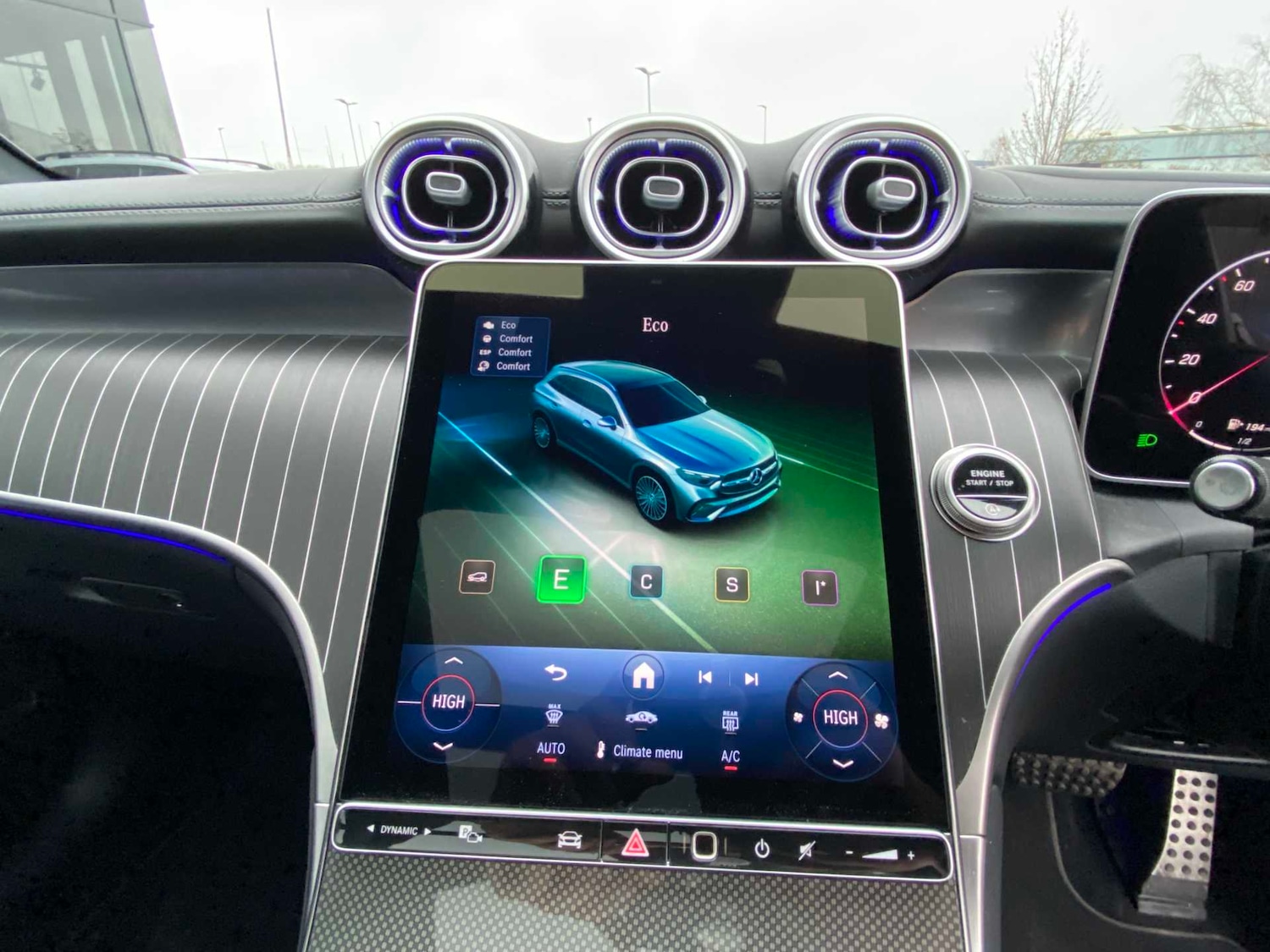 Used Mercedes-Benz GLC 2025 for sale - 77232920: Photo 32