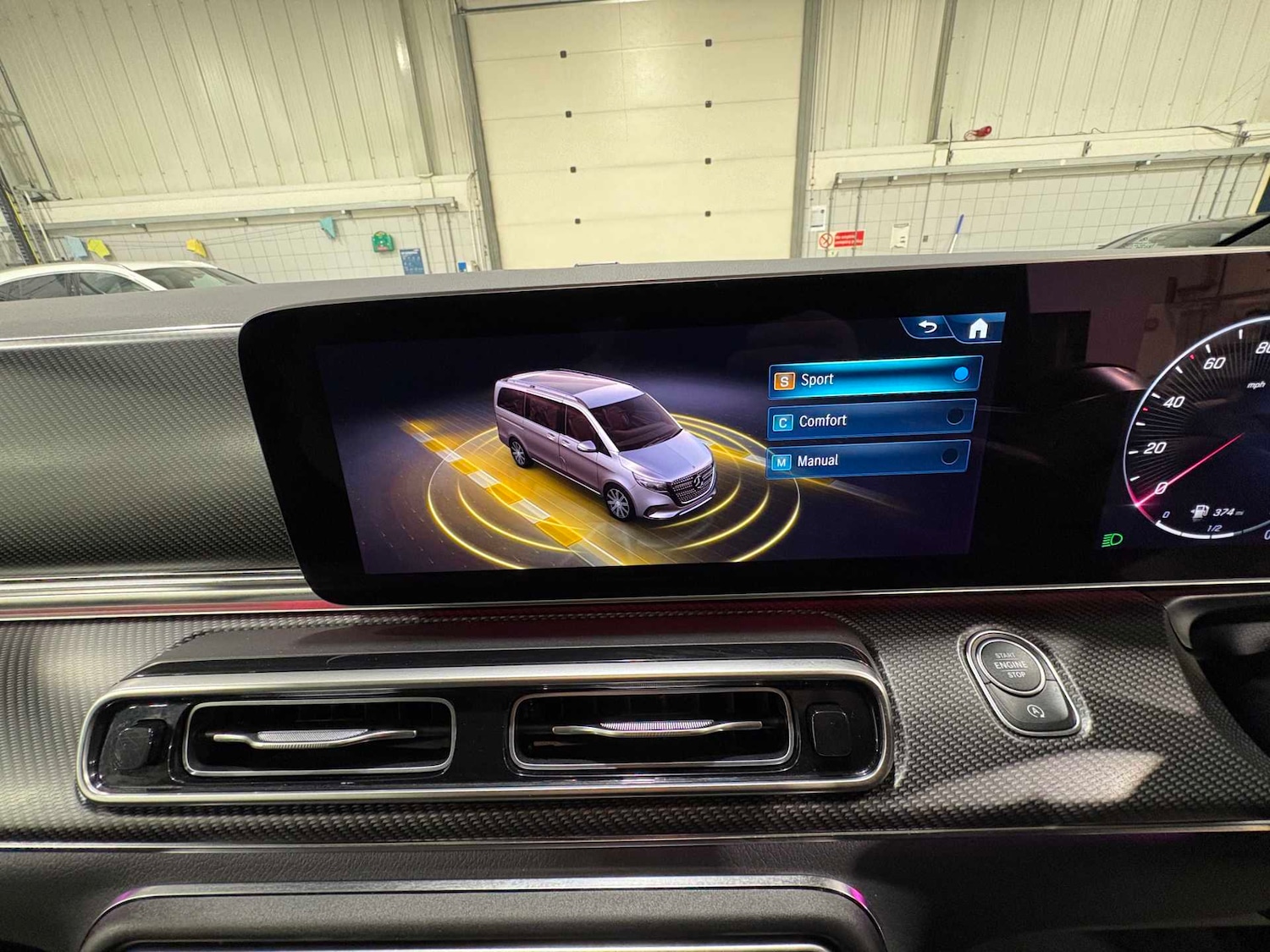 Used Mercedes-Benz V-Class 2025 for sale - 76955308: Photo 28