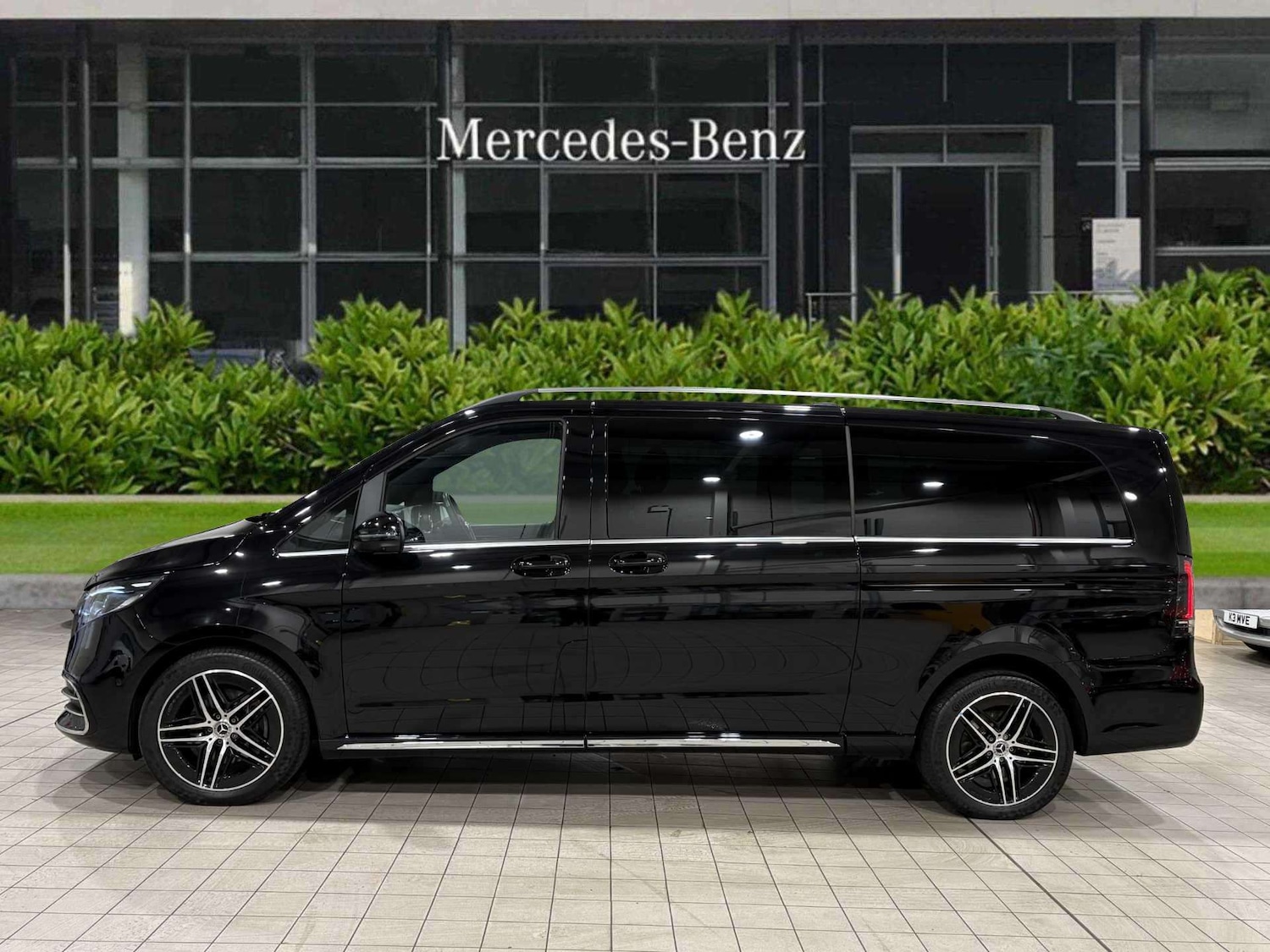 Used Mercedes-Benz V-Class 2025 for sale - 76955308: Photo 4