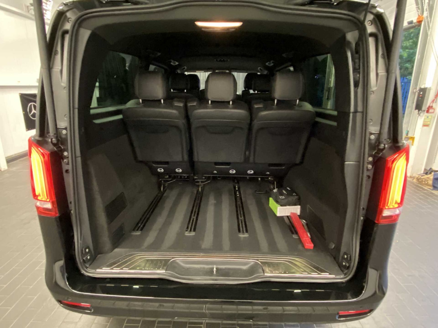 Used Mercedes-Benz V-Class 2023 for sale - 75846365: Photo 15