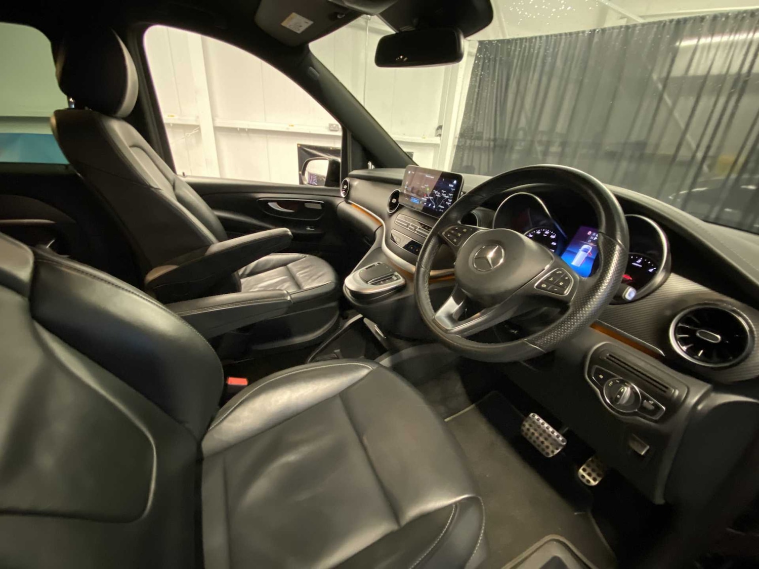 Used Mercedes-Benz V-Class 2023 for sale - 75846365: Photo 19