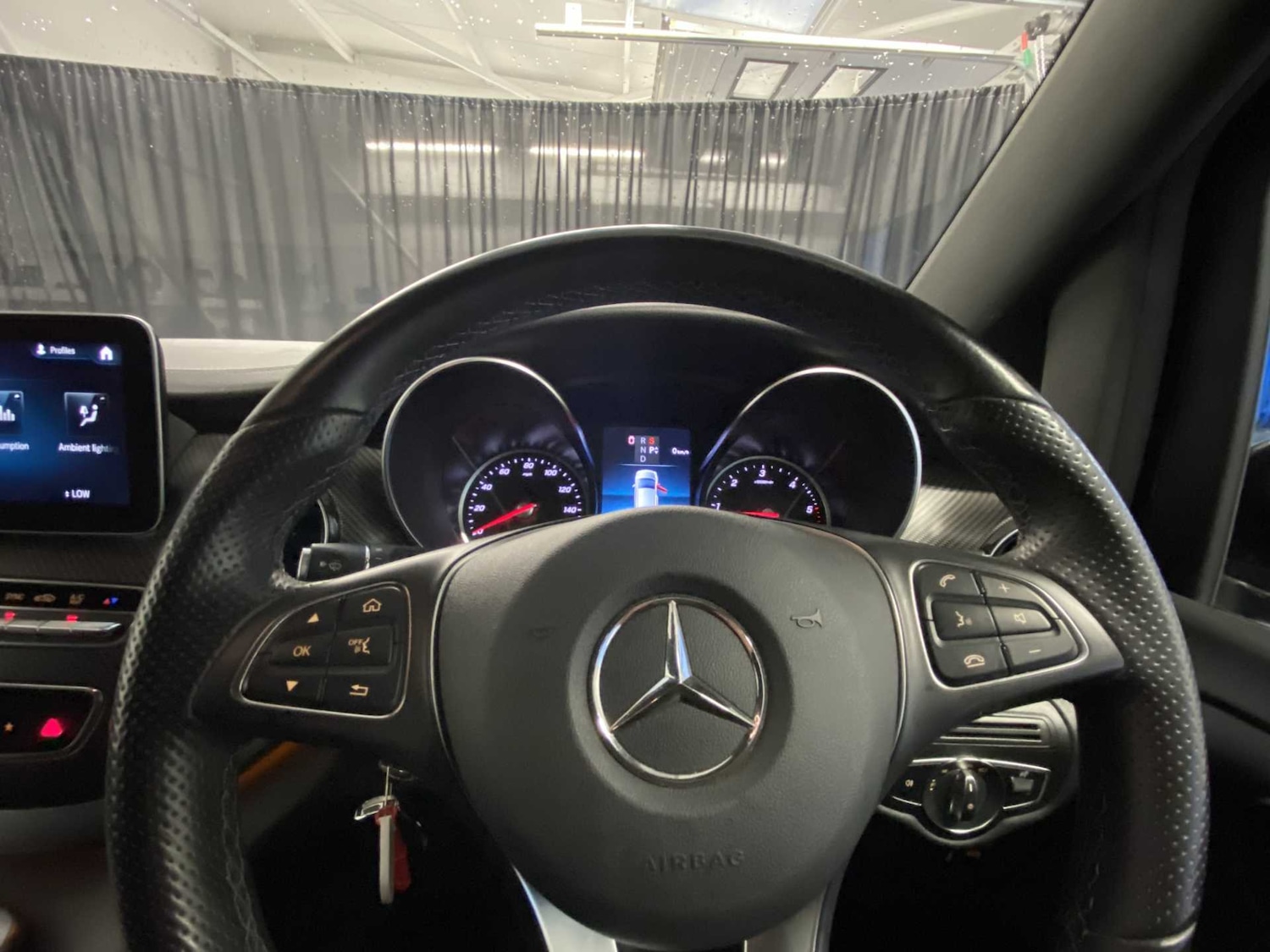 Used Mercedes-Benz V-Class 2023 for sale - 75846365: Photo 35