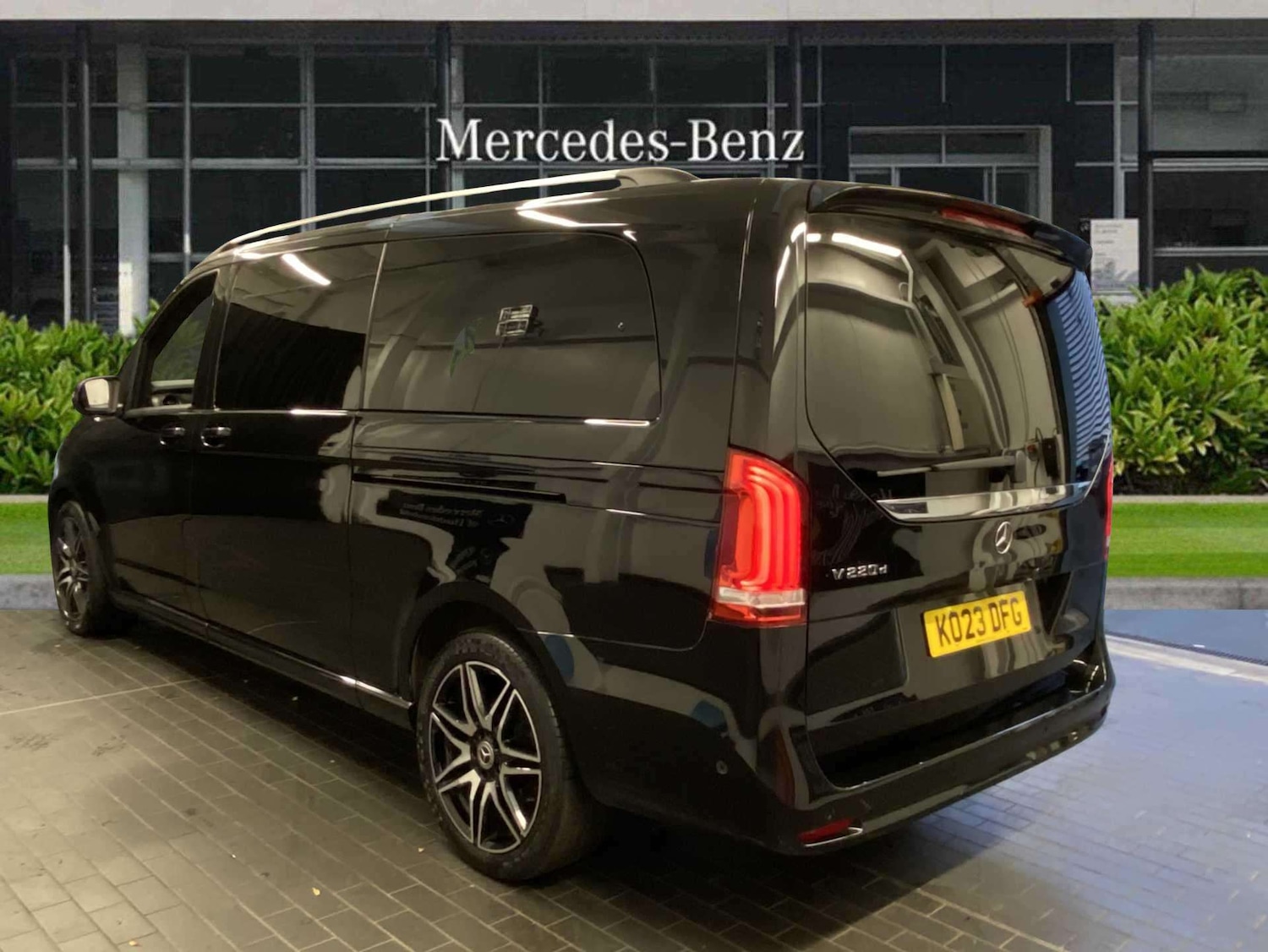 Used Mercedes-Benz V-Class 2023 for sale - 75846365: Photo 5