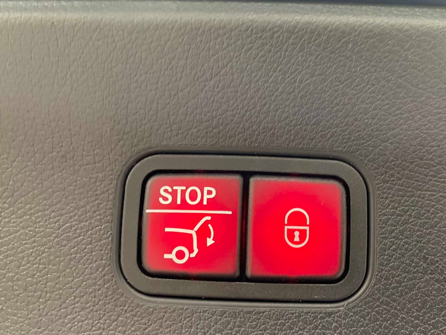 Used Mercedes-Benz GLC 2023 for sale - 77257423: Photo 17