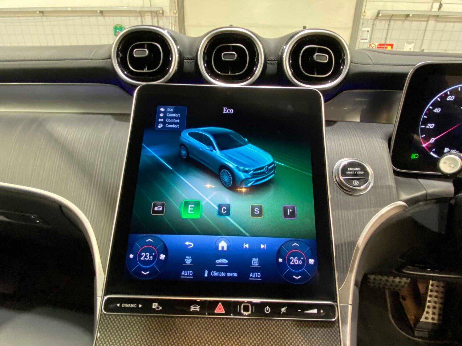 Used Mercedes-Benz GLC 2023 for sale - 77257423: Photo 32