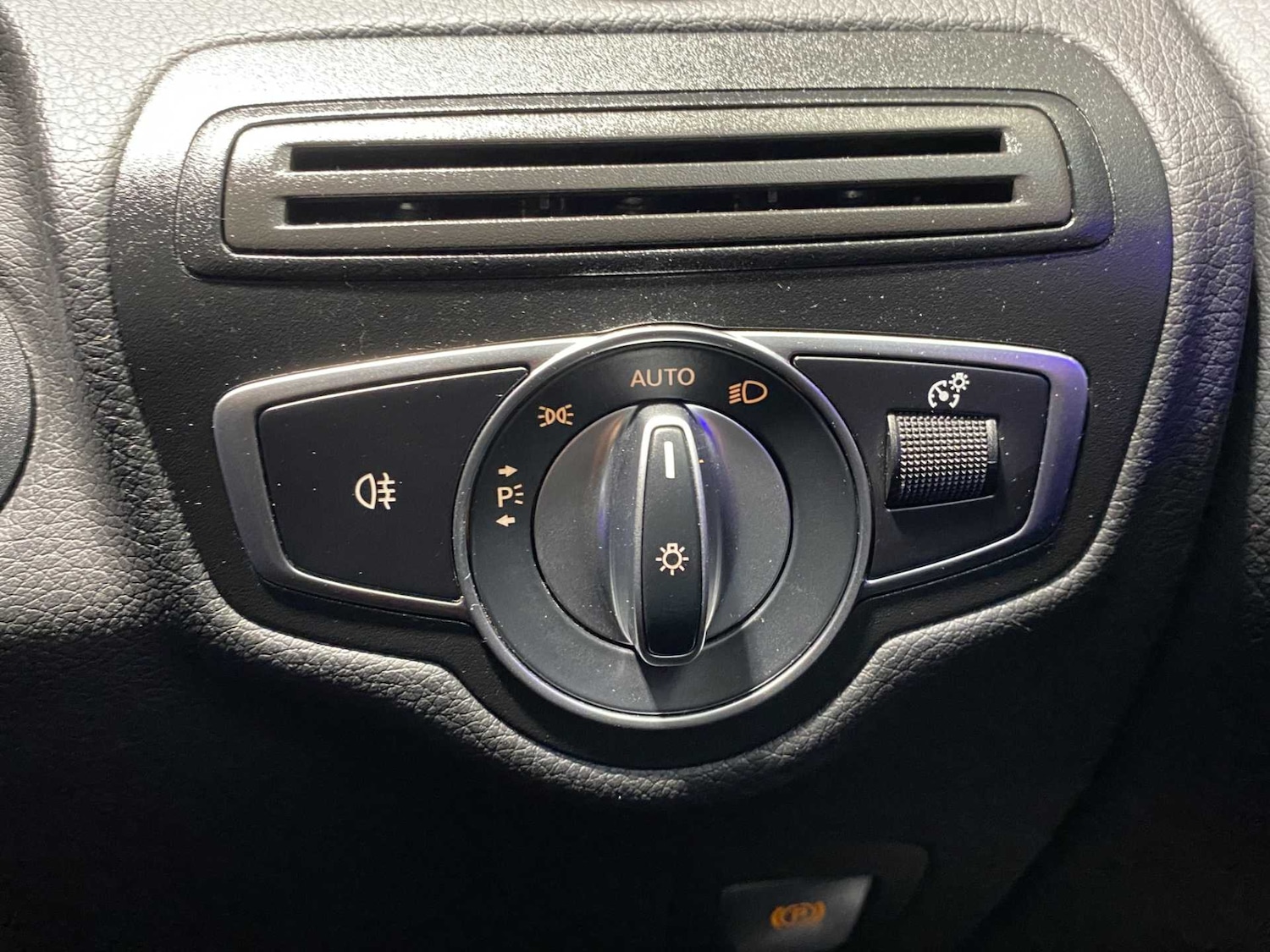 Used Mercedes-Benz GLC 2023 for sale - 75818967: Photo 25