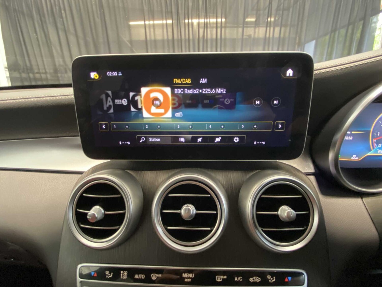 Used Mercedes-Benz GLC 2023 for sale - 75818967: Photo 31