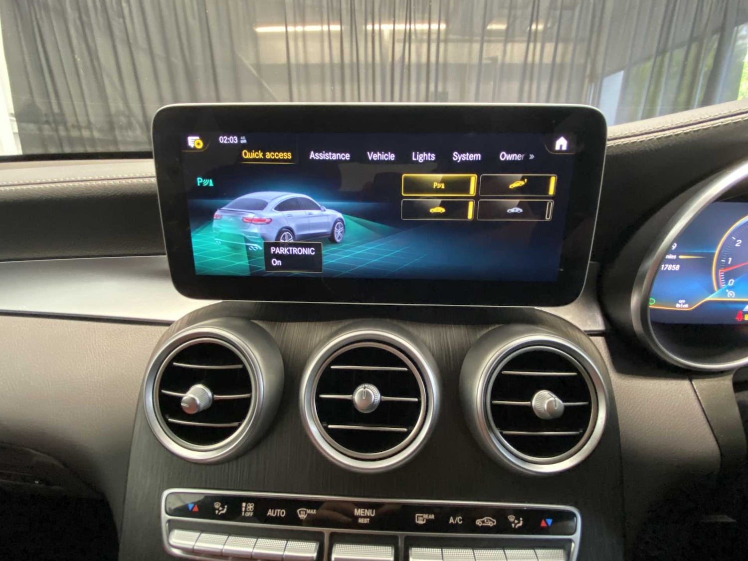 Used Mercedes-Benz GLC 2023 for sale - 75818967: Photo 32