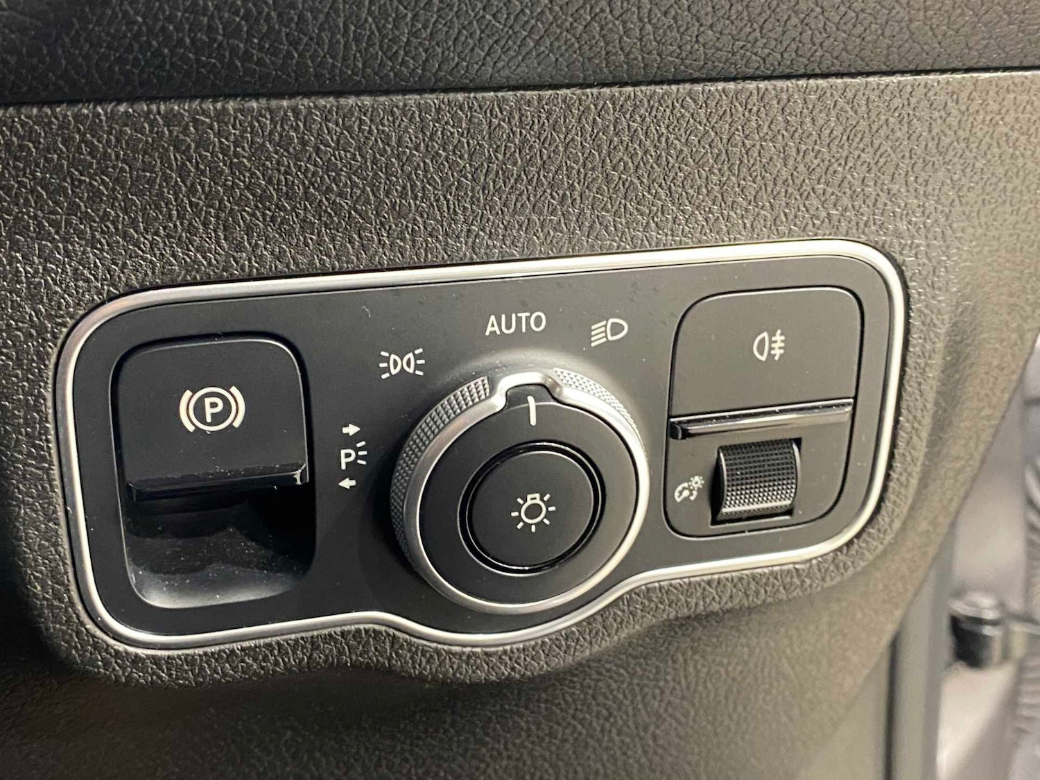 Used Mercedes-Benz GLB 2022 for sale - 77112239: Photo 25