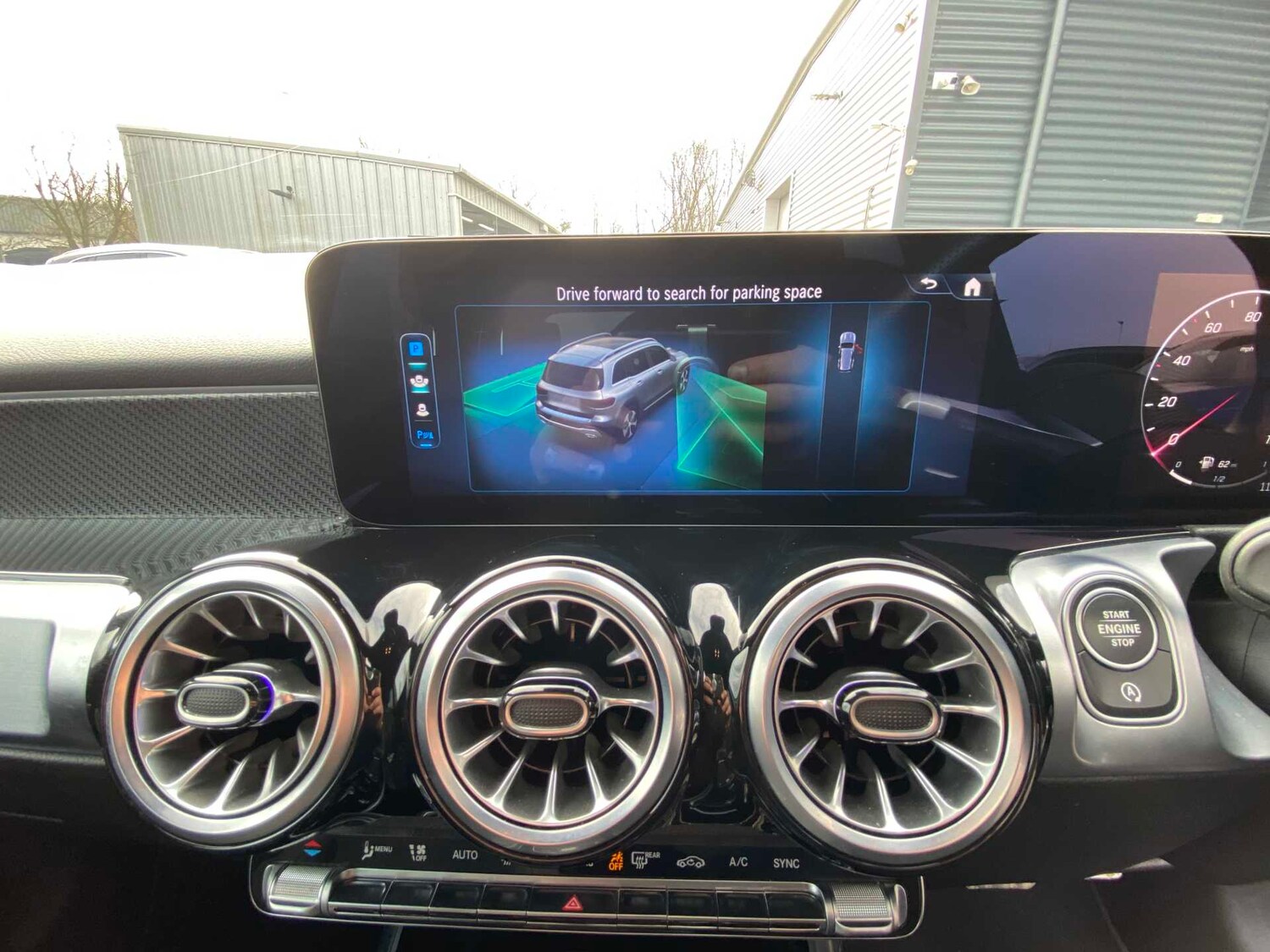 Used Mercedes-Benz GLB 2024 for sale - 77995828: Photo 33