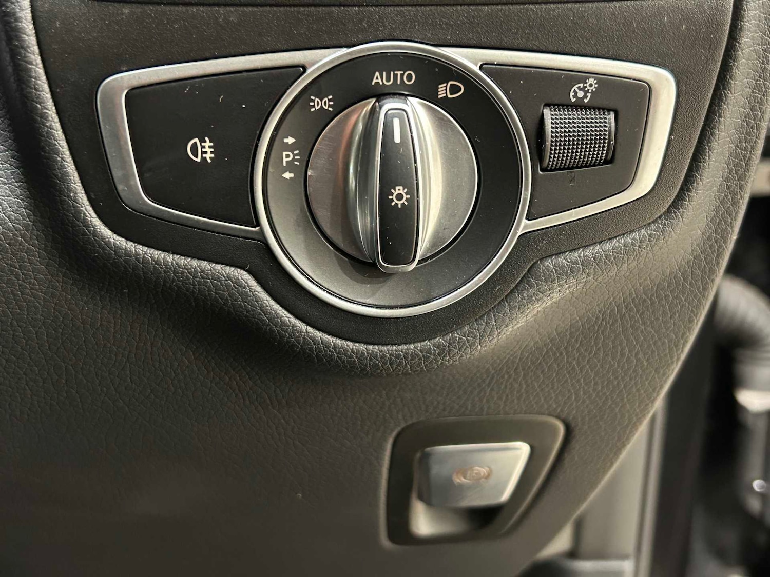 Used Mercedes-Benz GLC 2019 for sale - 77500381: Photo 24