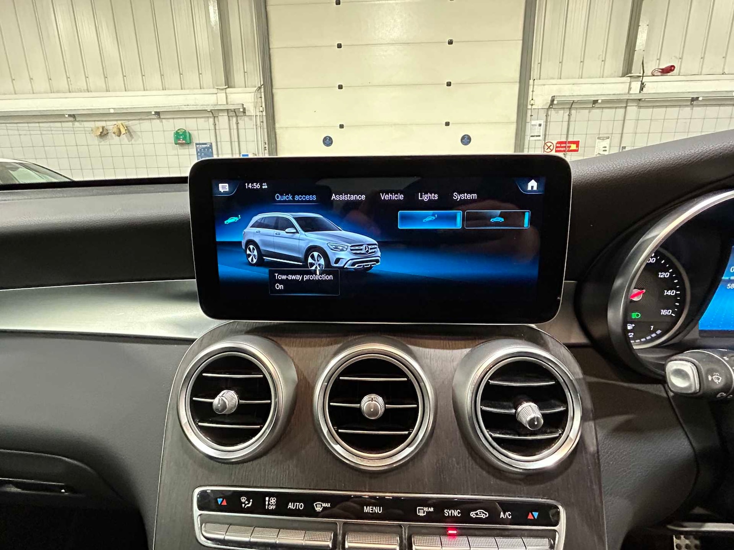 Used Mercedes-Benz GLC 2019 for sale - 77500381: Photo 31