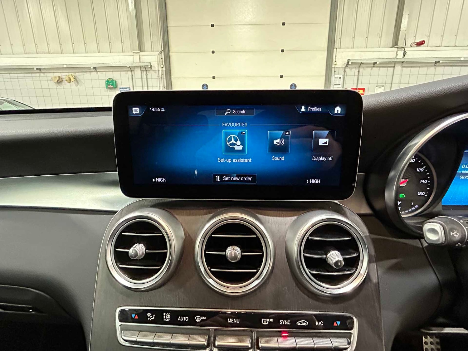 Used Mercedes-Benz GLC 2019 for sale - 77500381: Photo 32