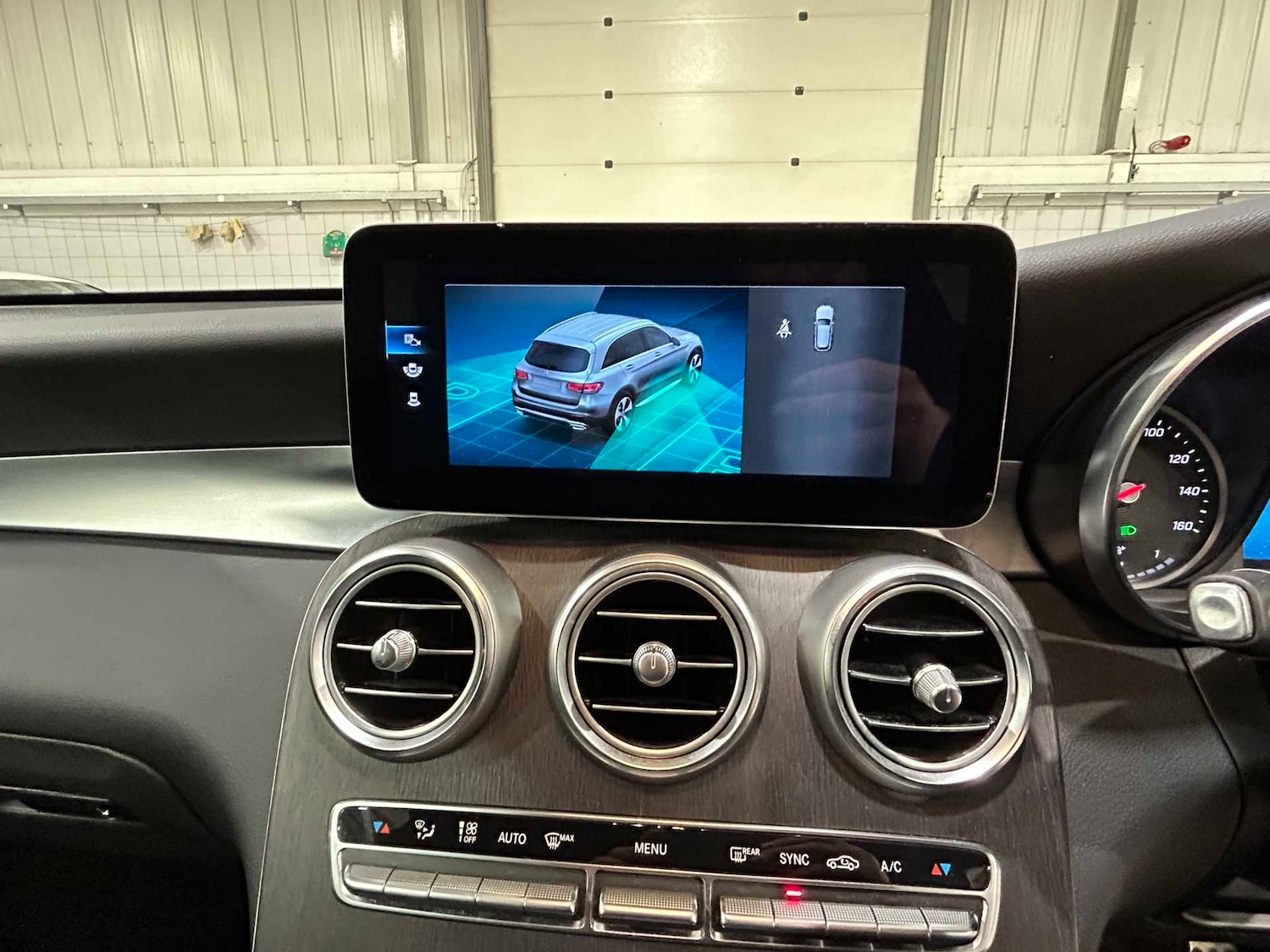 Used Mercedes-Benz GLC 2019 for sale - 77500381: Photo 34