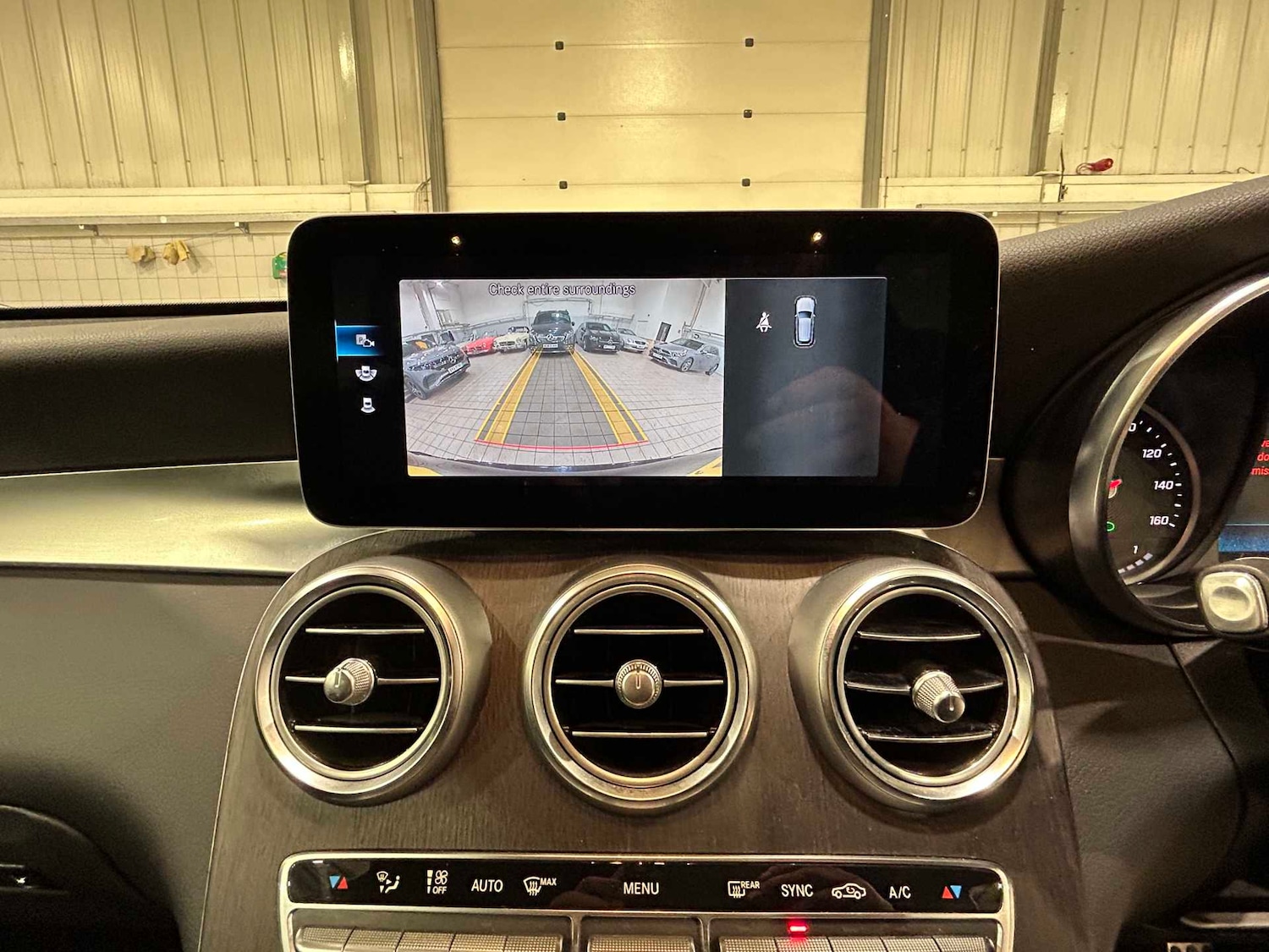 Used Mercedes-Benz GLC 2019 for sale - 77500381: Photo 35