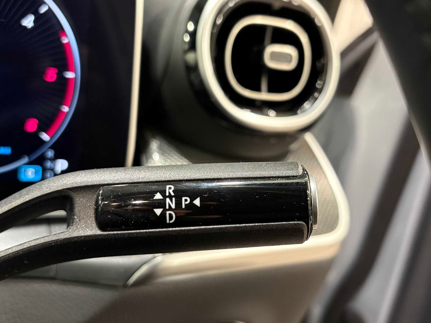 Used Mercedes-Benz GLC 2024 for sale - 76746104: Photo 24