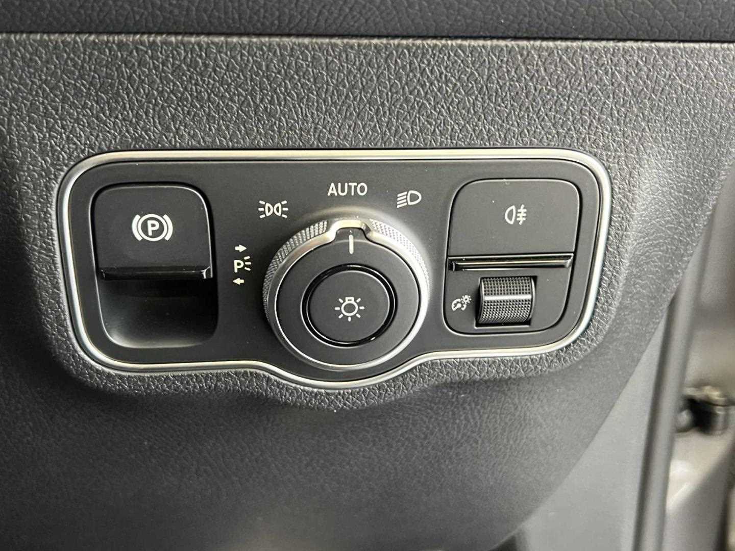 Used Mercedes-Benz GLB 2025 for sale - 77787028: Photo 28