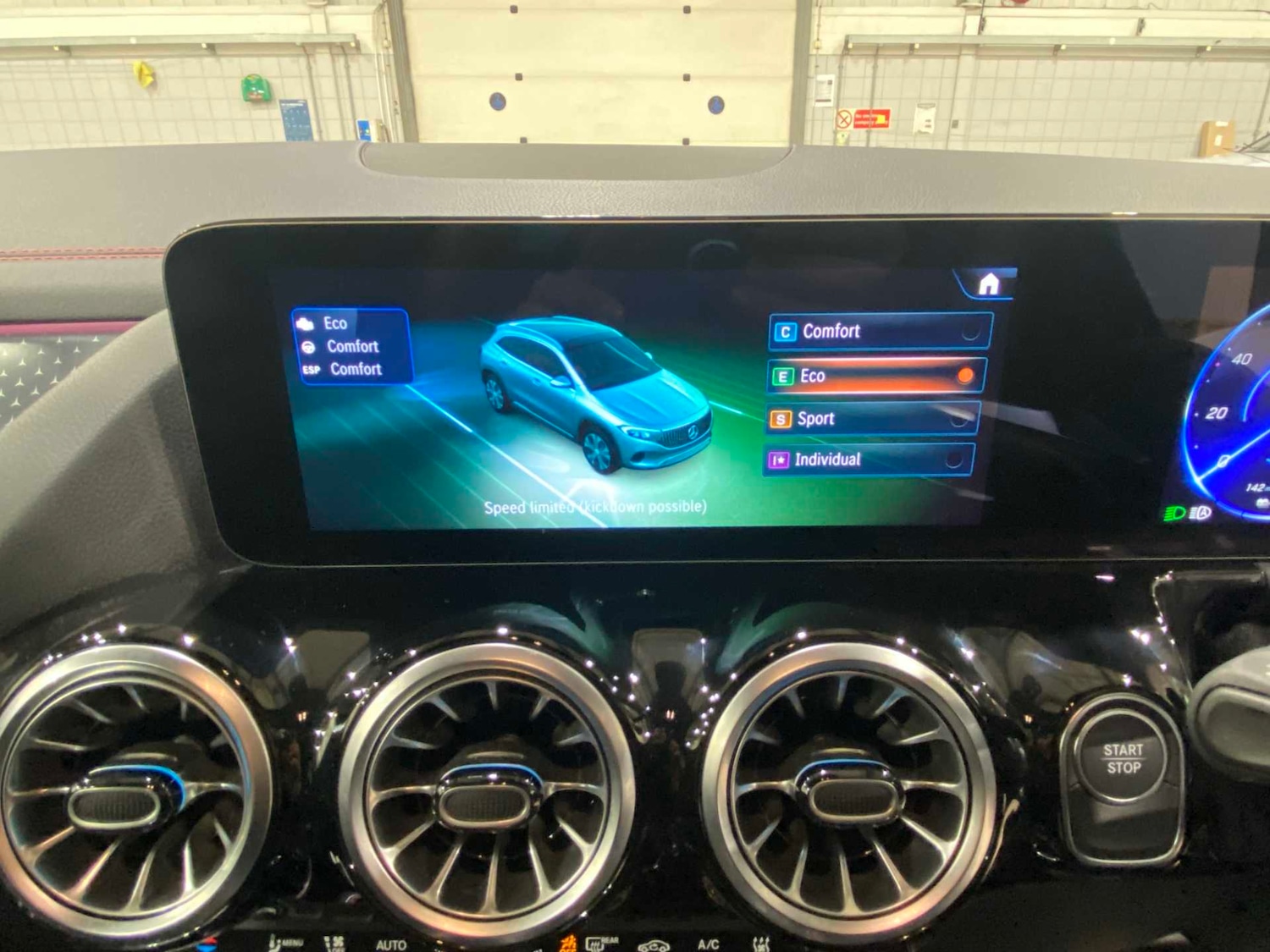 Used Mercedes-Benz EQA 2025 for sale - 77308399: Photo 32