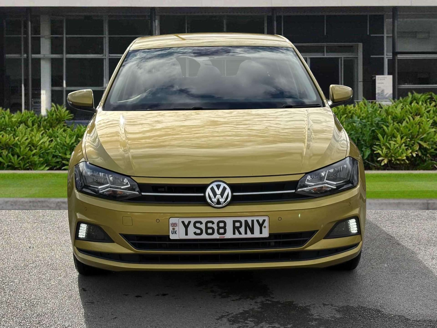 Used Volkswagen Polo 2018 for sale - 76390706: Photo 2