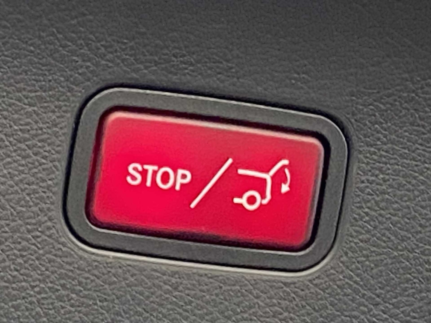 Used Mercedes-Benz GLC 2023 for sale - 76411407: Photo 17