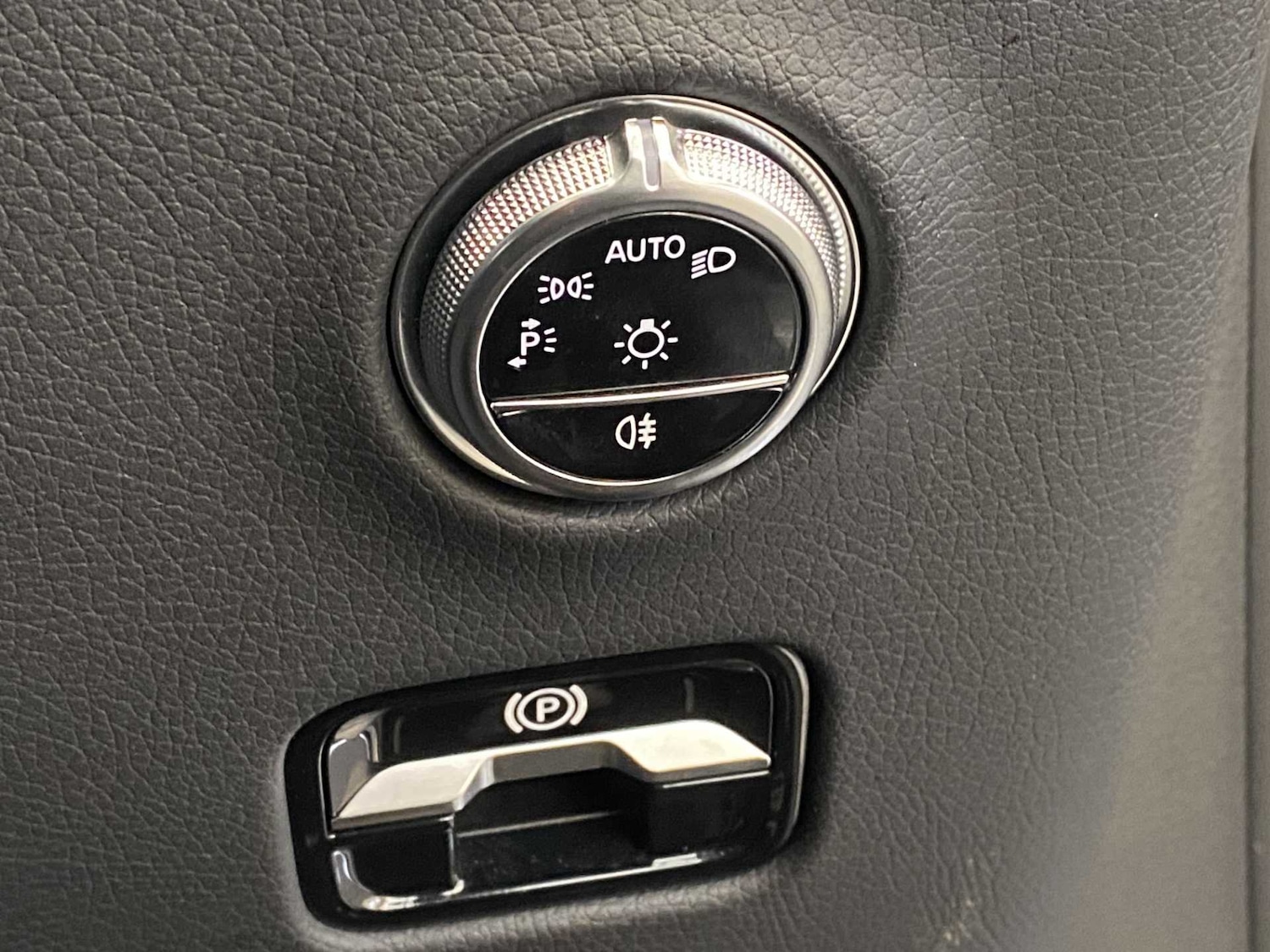 Used Mercedes-Benz GLC 2023 for sale - 76411407: Photo 24