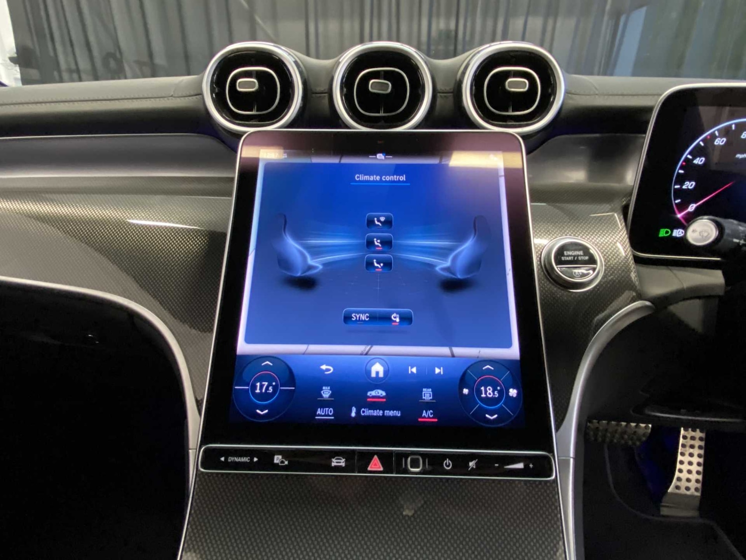 Used Mercedes-Benz GLC 2023 for sale - 76411407: Photo 31