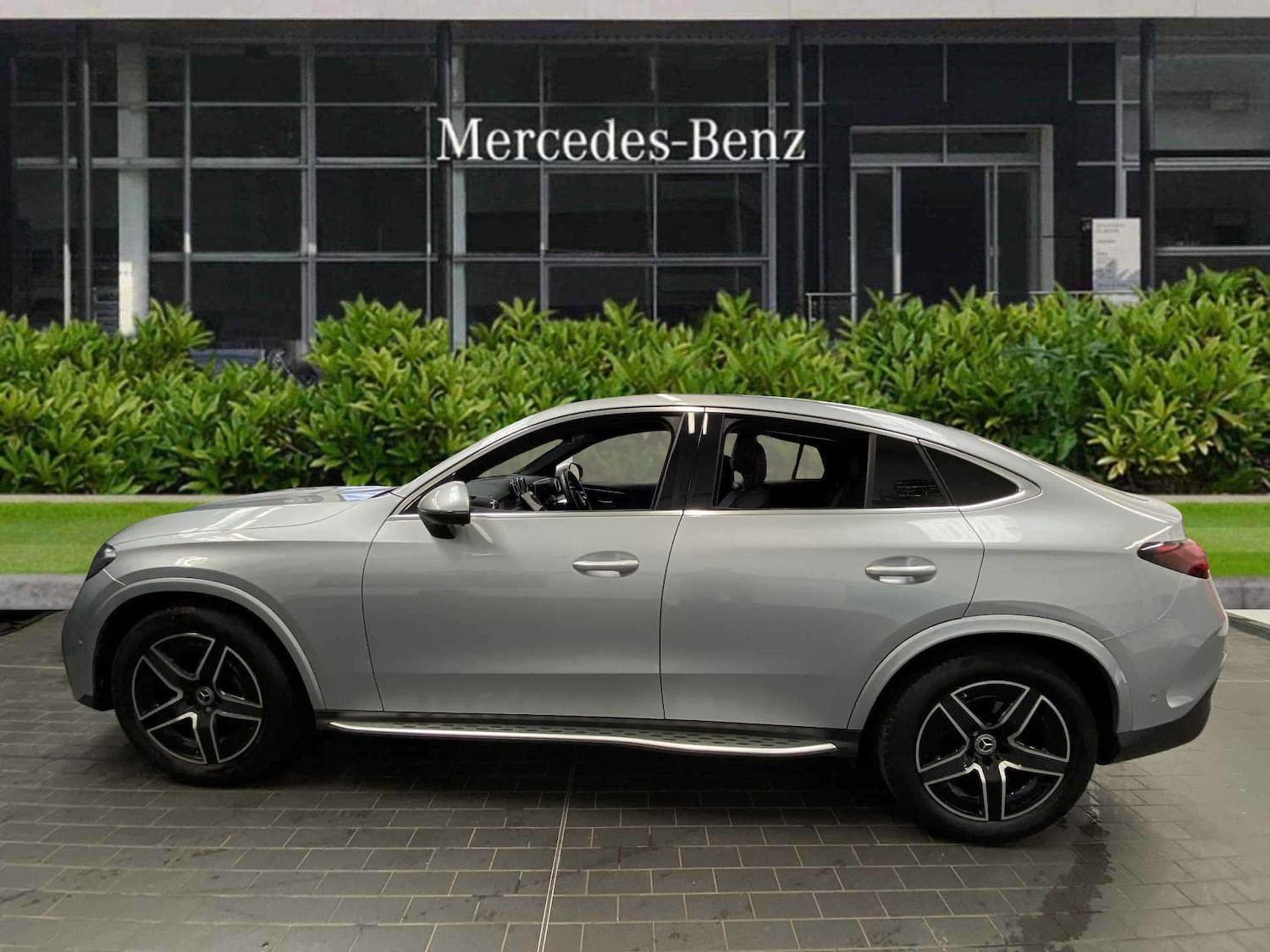 Used Mercedes-Benz GLC 2023 for sale - 76411407: Photo 4