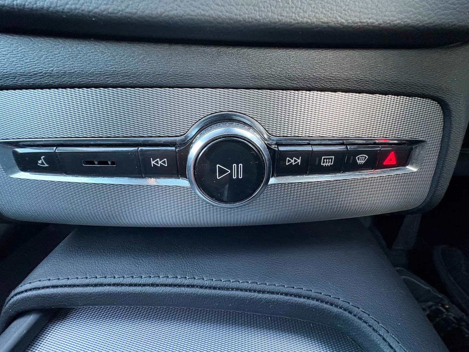 Used Volvo XC90 2023 for sale - 76575890: Photo 35