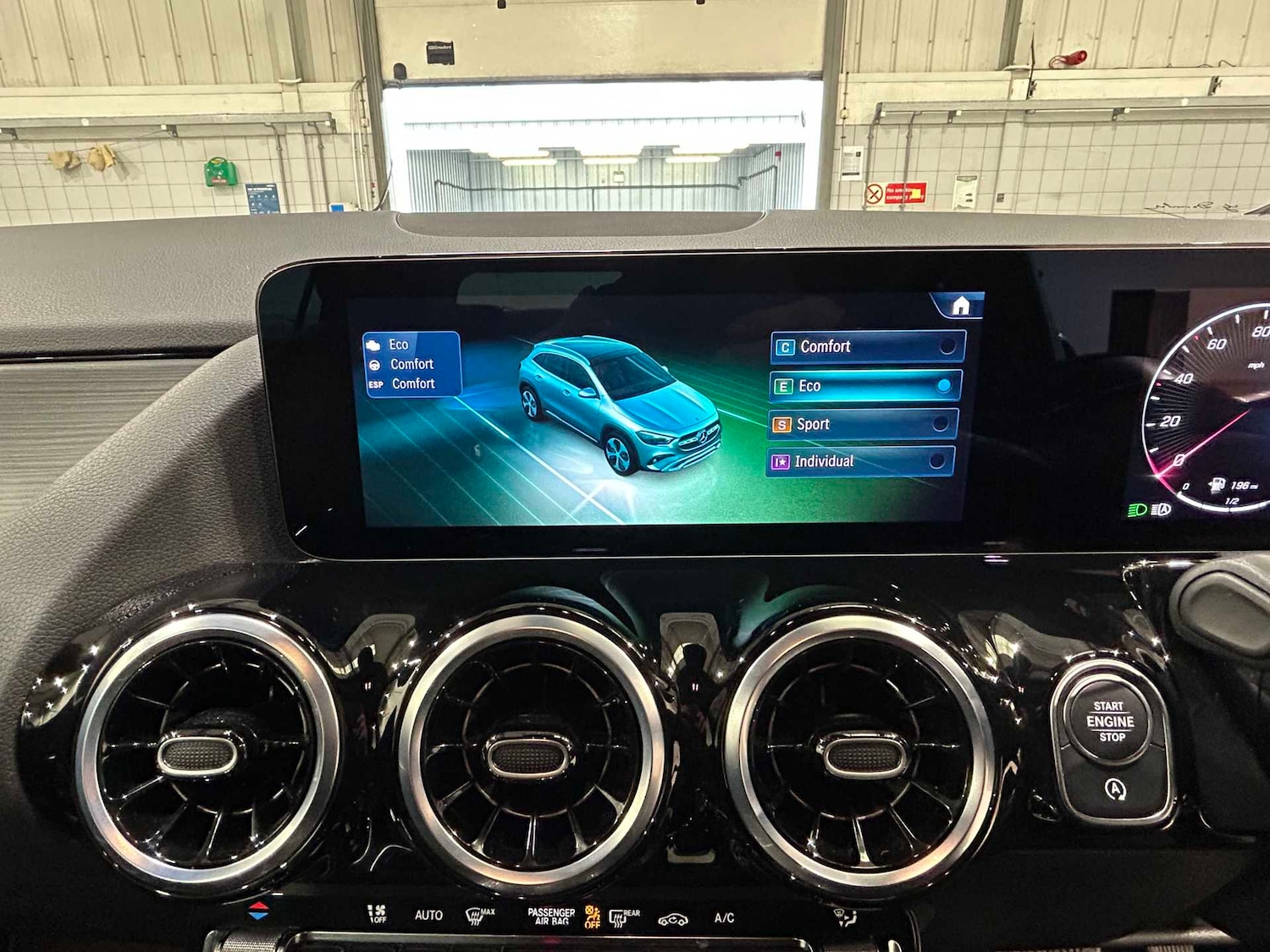 Used Mercedes-Benz GLA 2025 for sale - 77628304: Photo 32