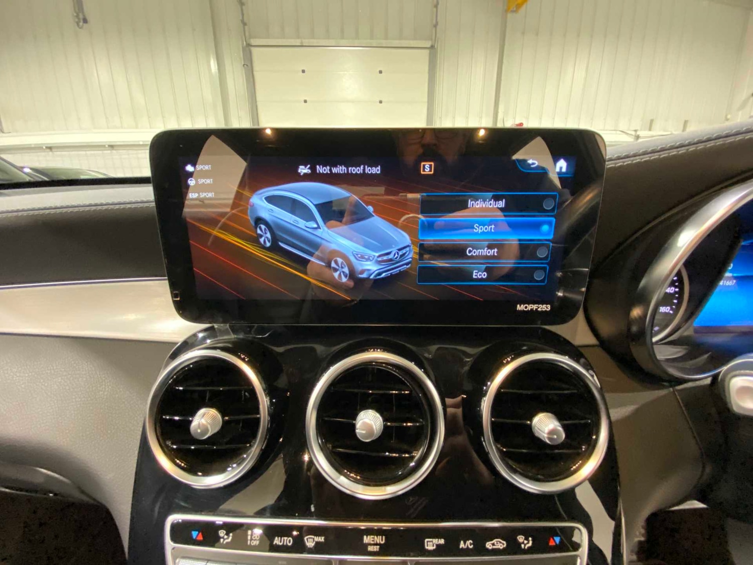 Used Mercedes-Benz GLC 2022 for sale - 77164433: Photo 35