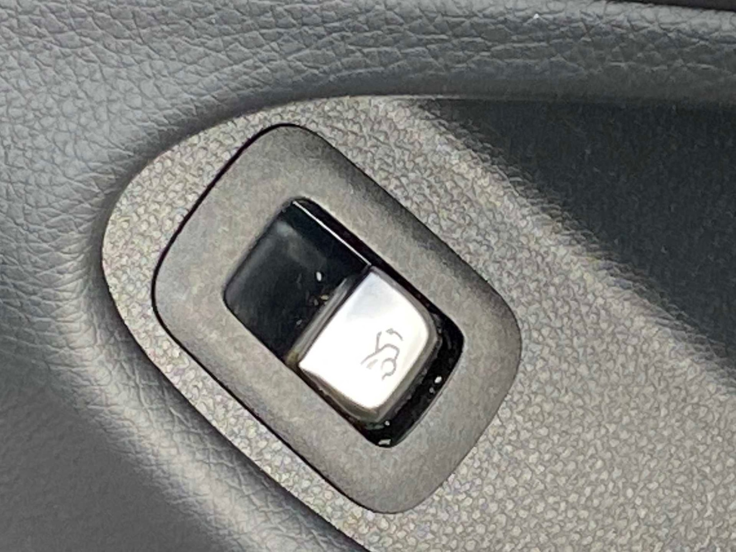 Used Mercedes-Benz C Class 2020 for sale - 78052136: Photo 24