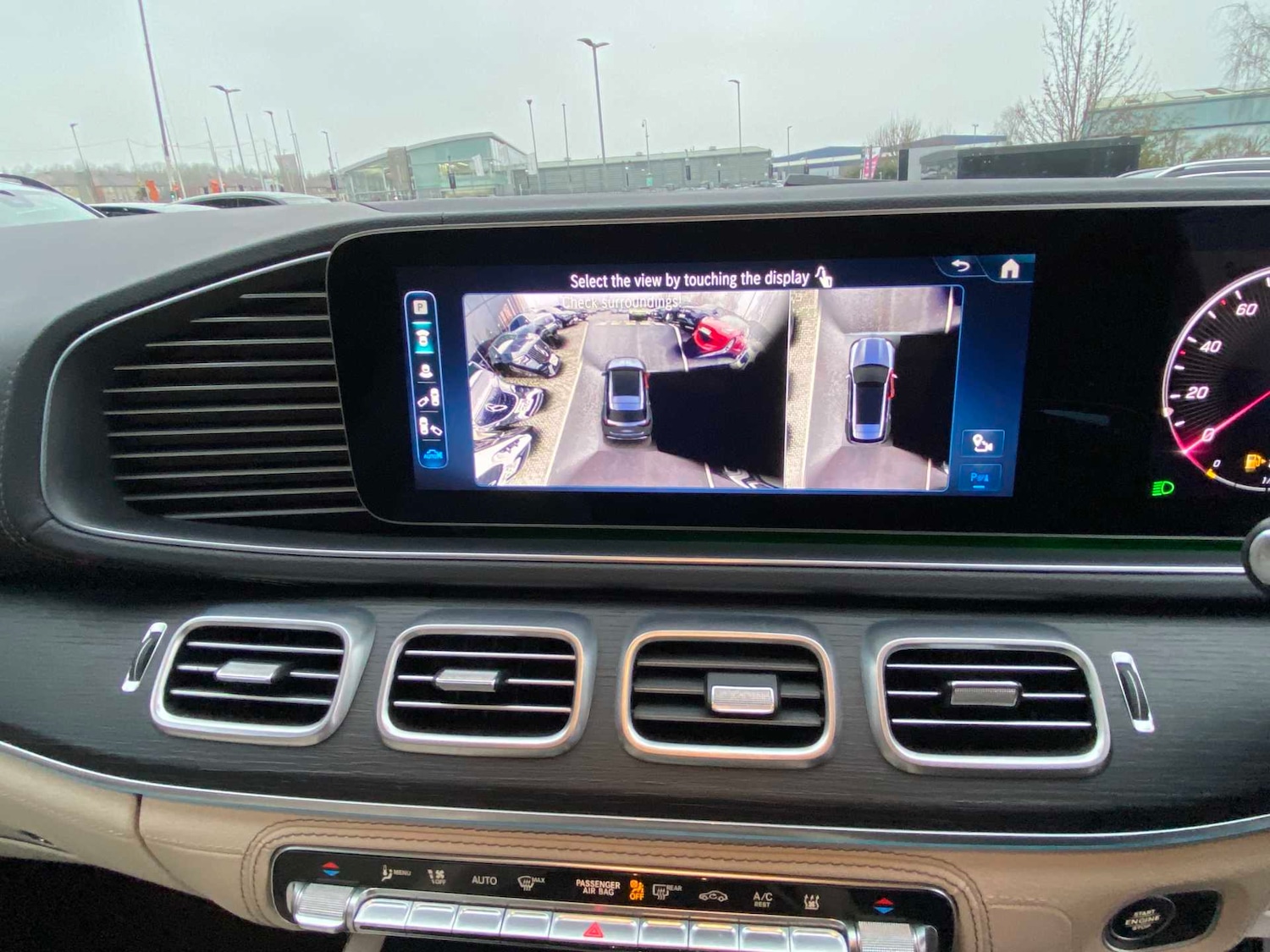 Used Mercedes-Benz GLE 2024 for sale - 77233003: Photo 32