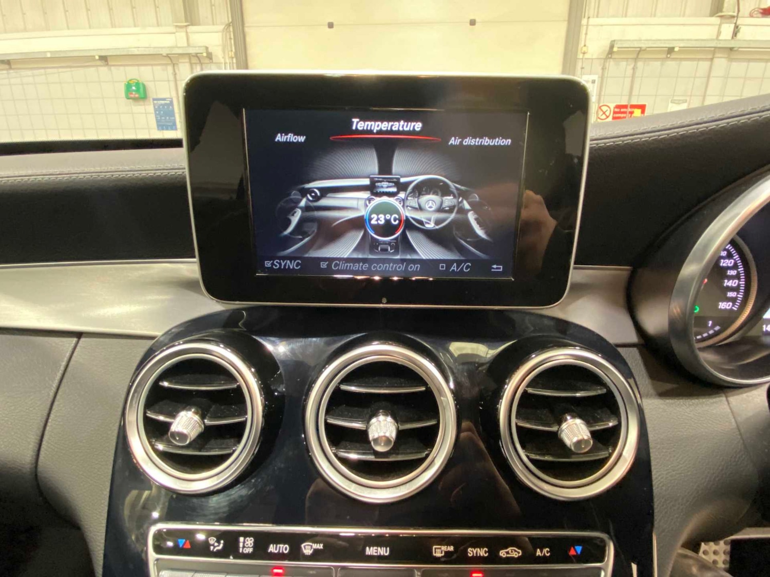 Used Mercedes-Benz C Class 2015 for sale - 77414656: Photo 29