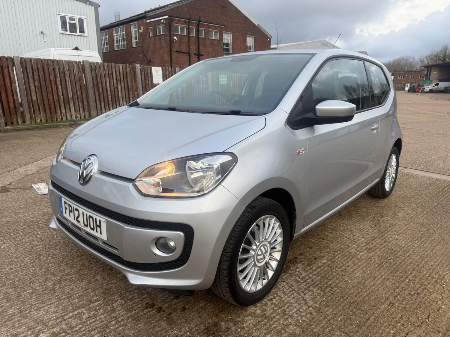 Used Volkswagen up! 2012 for sale - 77639440: Photo 3
