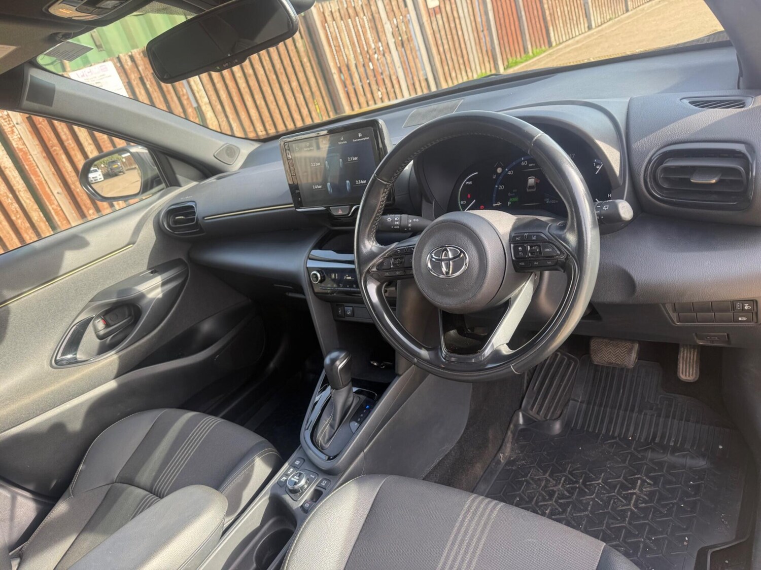 Used Toyota Yaris Cross 2022 for sale - 77639433: Photo 14