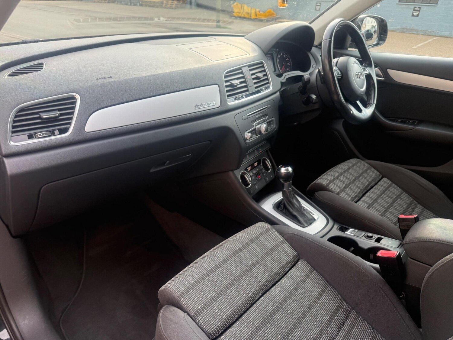 Used Audi Q3 2015 for sale - 78069736: Photo 10