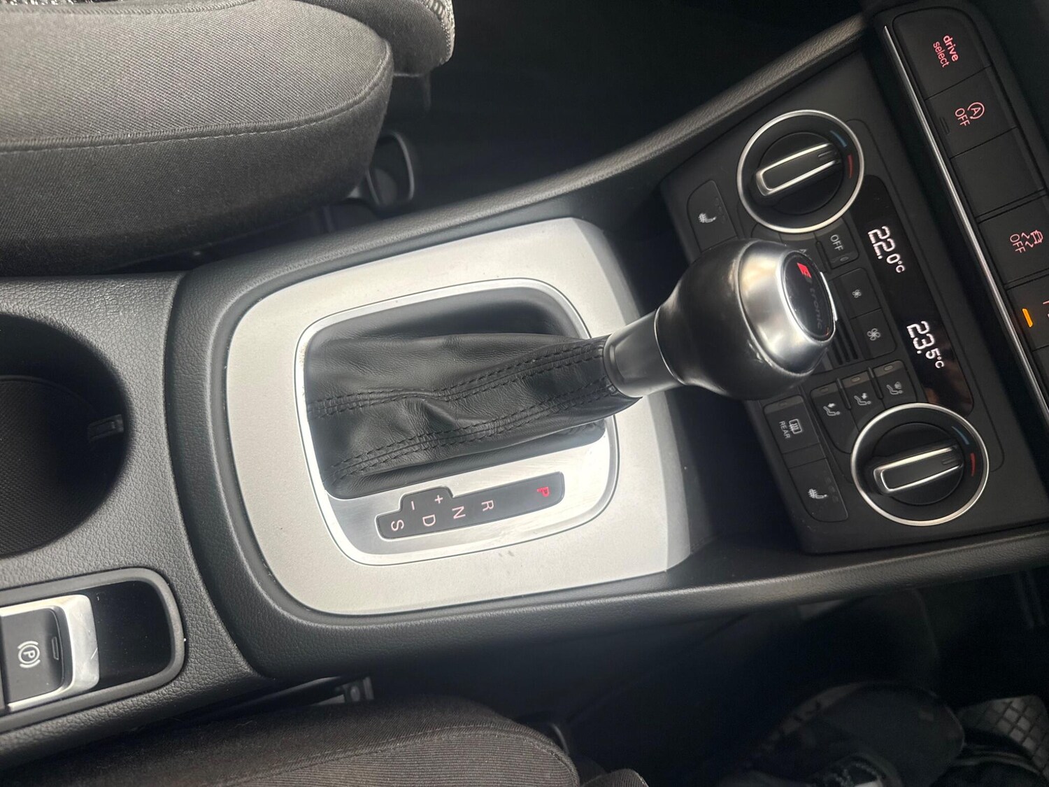 Used Audi Q3 2015 for sale - 78069736: Photo 13