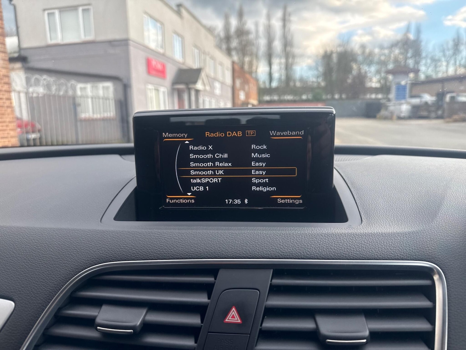 Used Audi Q3 2015 for sale - 78069736: Photo 22