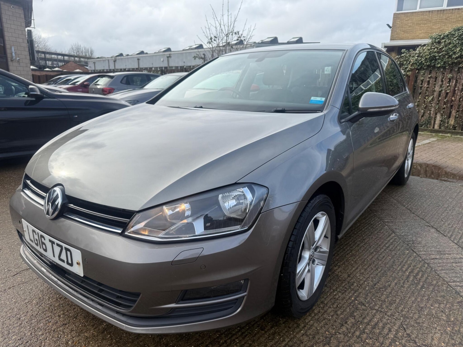 Used Volkswagen Golf 2016 for sale - 77639437: Photo 3