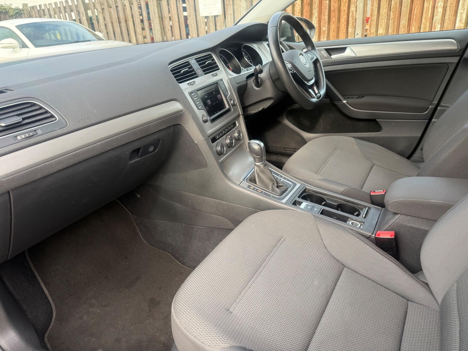 Used Volkswagen Golf 2016 for sale - 77639437: Photo 9