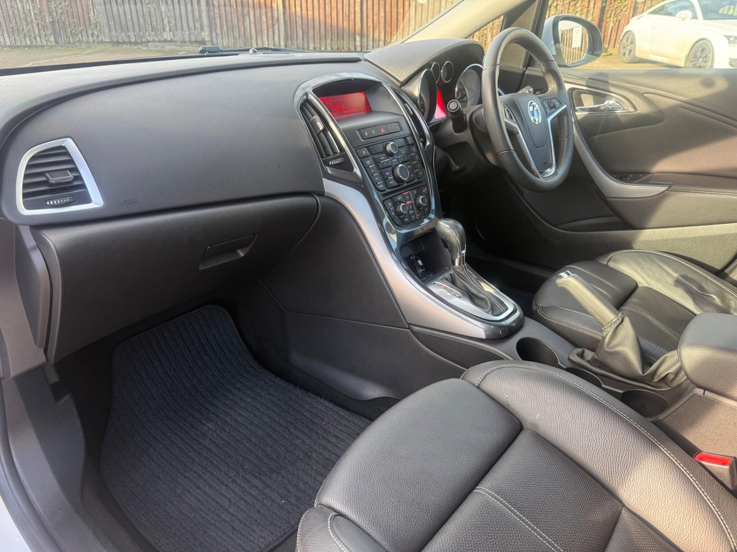 Used Vauxhall Astra 2013 for sale - 77639431: Photo 10