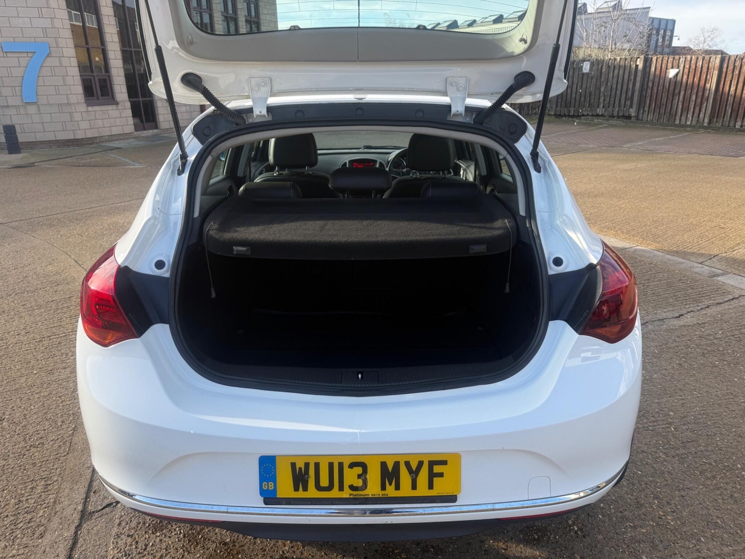 Used Vauxhall Astra 2013 for sale - 77639431: Photo 25