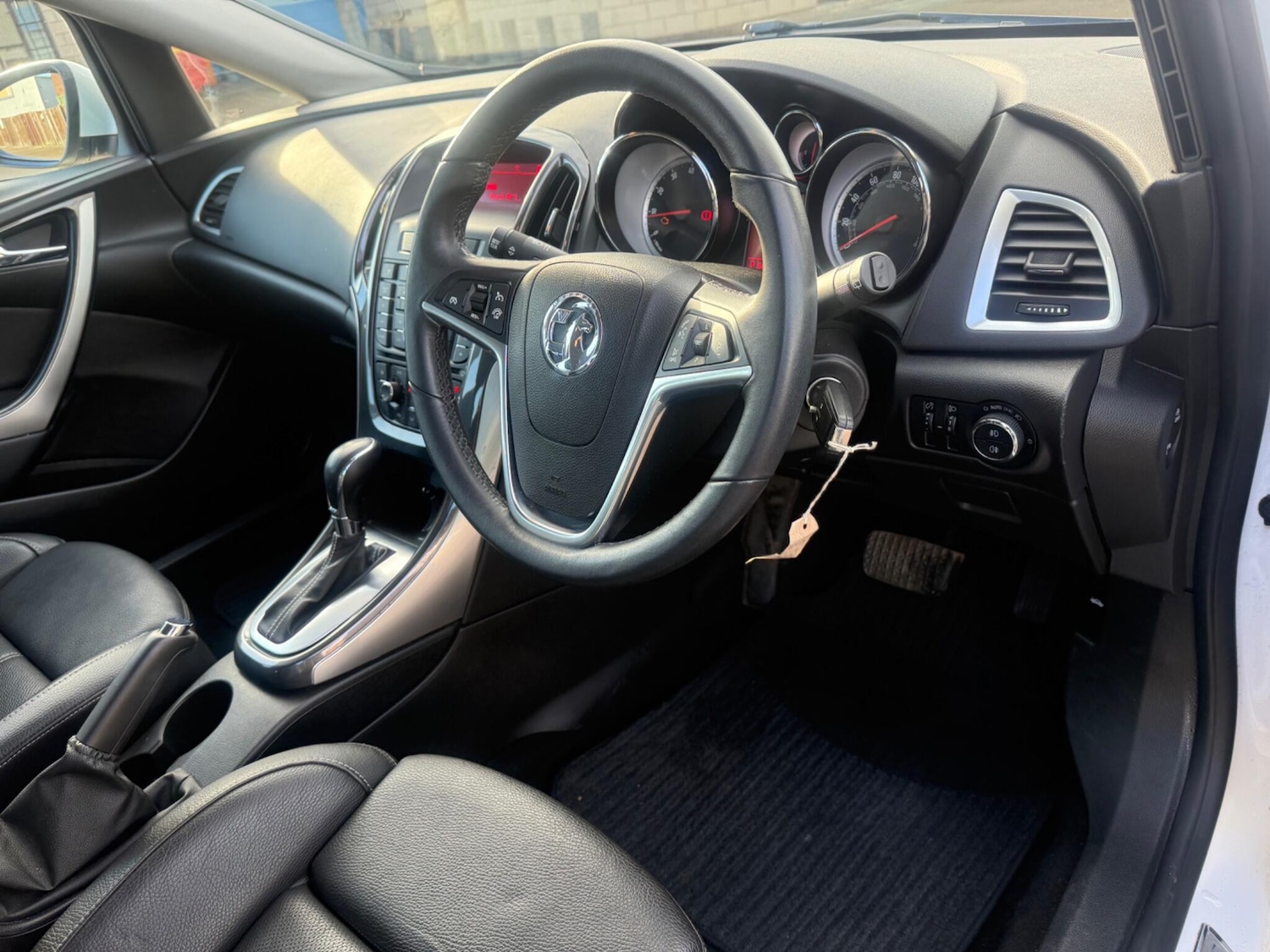 Used Vauxhall Astra 2013 for sale - 77639431: Photo 29