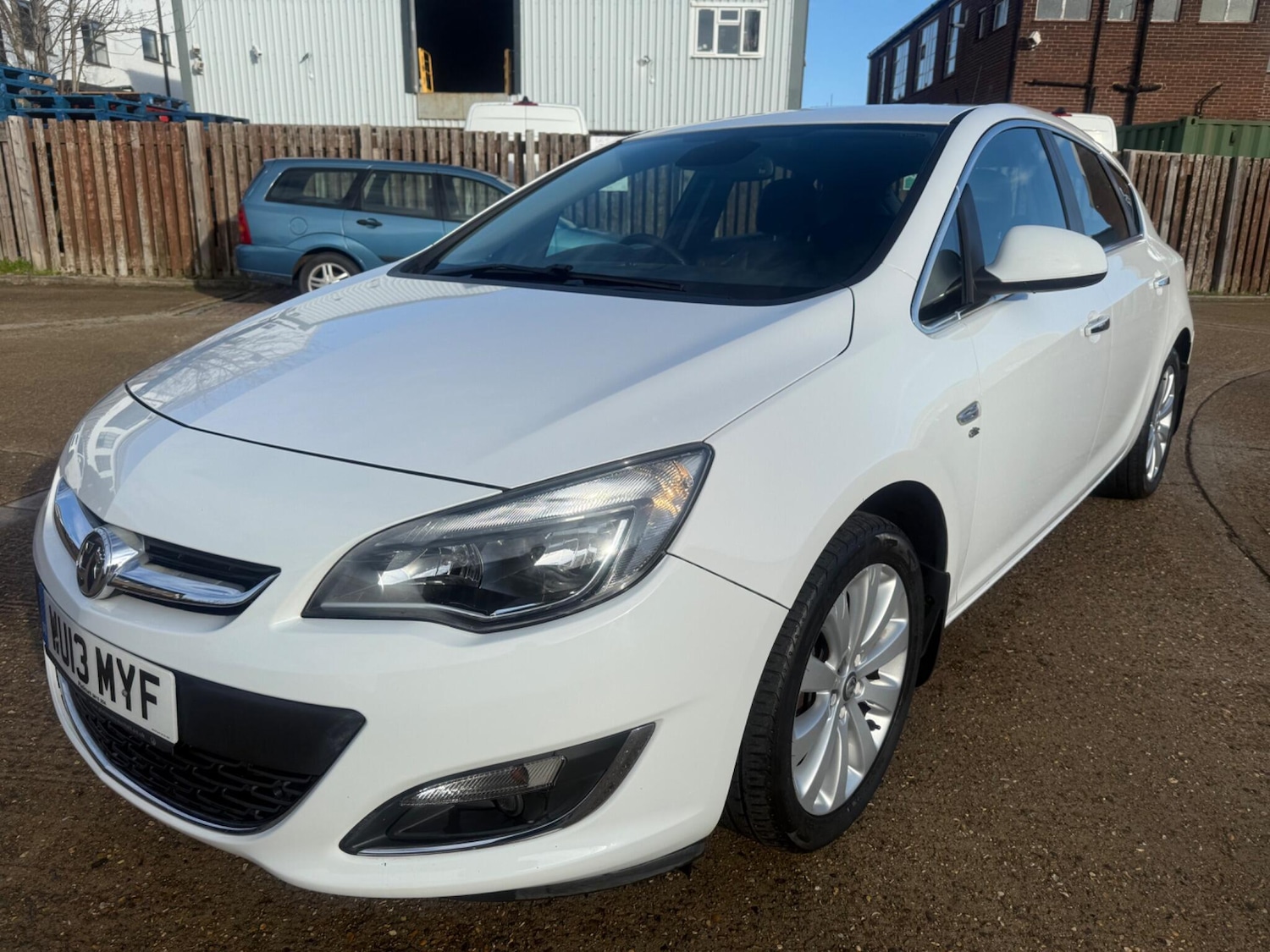 Used Vauxhall Astra 2013 for sale - 77639431: Photo 3