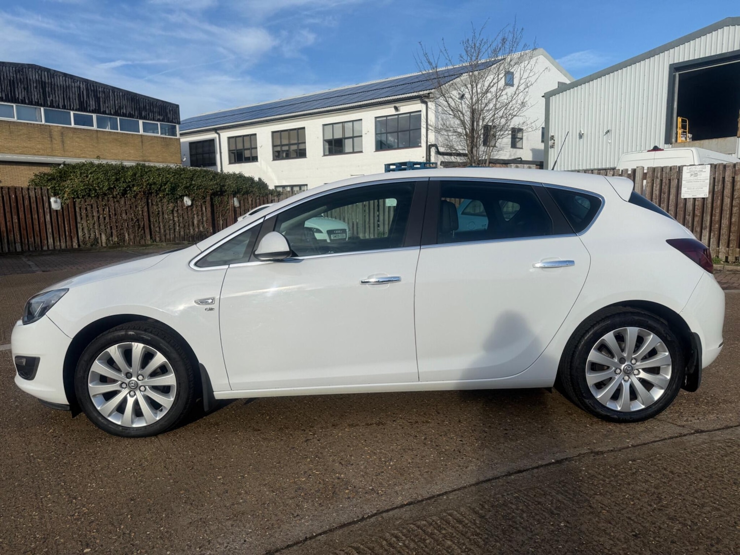Used Vauxhall Astra 2013 for sale - 77639431: Photo 6