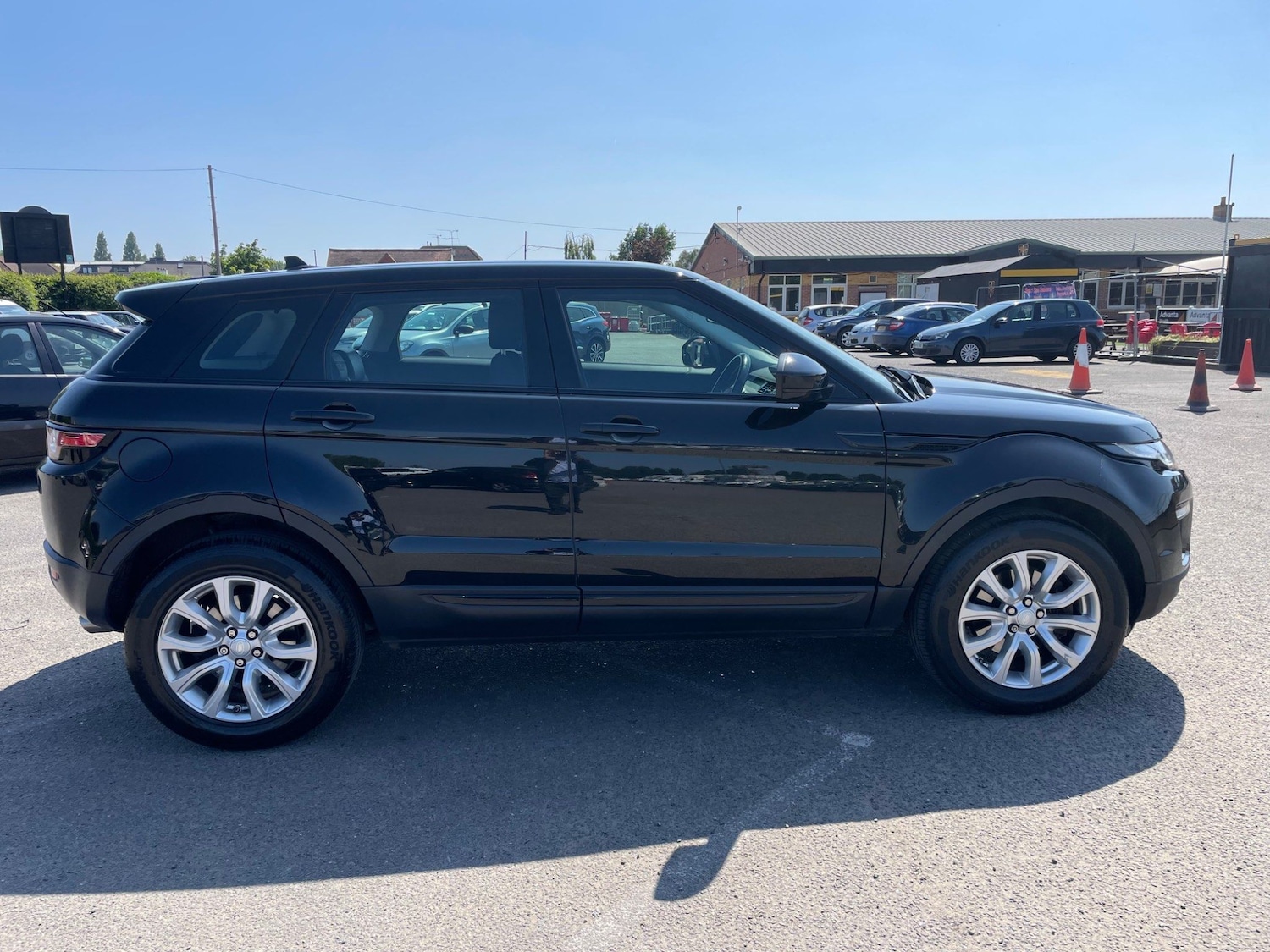 Used Land Rover Range Rover Evoque 2015 for sale - 77639486: Photo 2